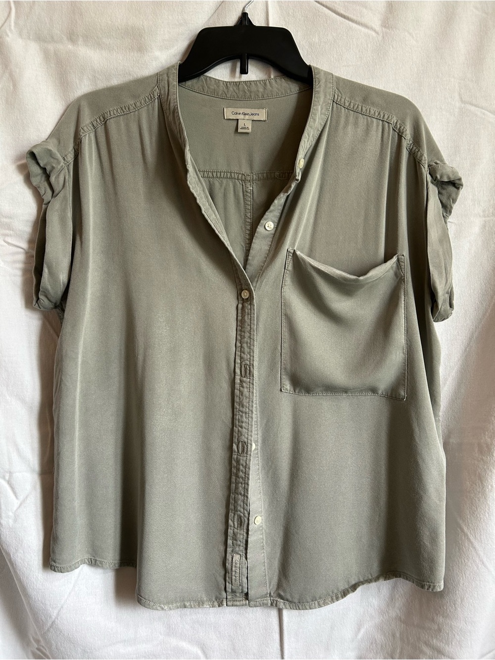 Women’s casual 3 shirt bundle.  Size LARGE